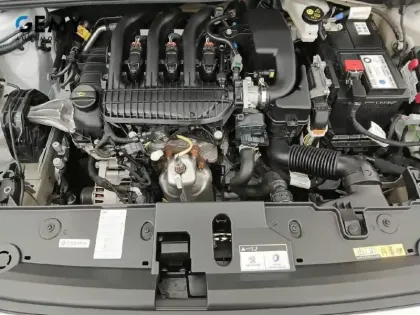 Photo 67 Peugeot 208  PureTech 75 S&S BVM5