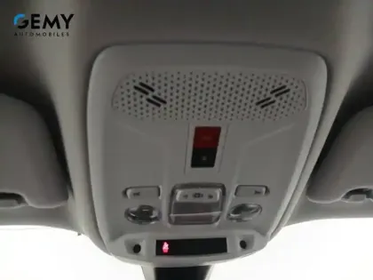 Photo 76 Peugeot 2008  PureTech 100 S&S BVM6