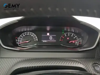 Photo 53 Peugeot 2008  PureTech 100 S&S BVM6