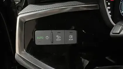 Photo 17 Audi Q3  35 TFSI 150 ch S tronic 7