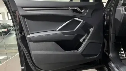 Photo 20 Audi Q3  35 TFSI 150 ch S tronic 7