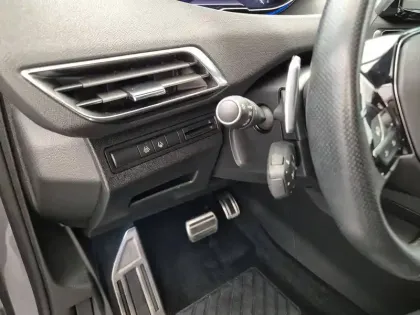 Photo 25 Peugeot 5008  PureTech 130ch S&S EAT8