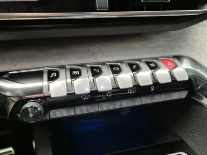 Photo 14 Peugeot 5008  PureTech 130ch S&S EAT8