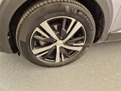 Photo 10 Peugeot 5008  PureTech 130ch S&S EAT8