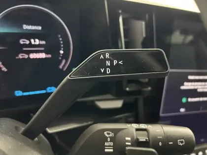 Photo 12 Renault Austral  E-Tech hybrid 200