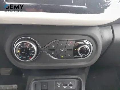 Photo 21 Renault Twingo  III E-Tech