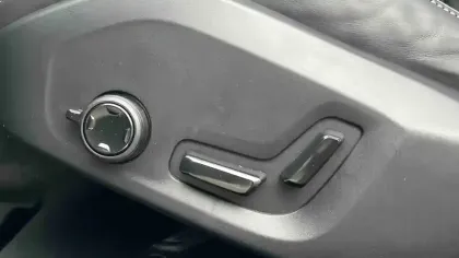 Photo 22 Volvo V60  T6 AWD Hybride Rechargeable 253 ch + 145 ch Geartronic 8