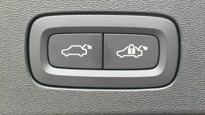 Photo 5 Volvo V60  T6 AWD Hybride Rechargeable 253 ch + 145 ch Geartronic 8