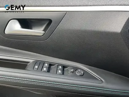 Photo 16 Peugeot 5008  PureTech 130ch S&S EAT8