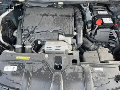 Photo 11 Peugeot 5008  PureTech 130ch S&S EAT8