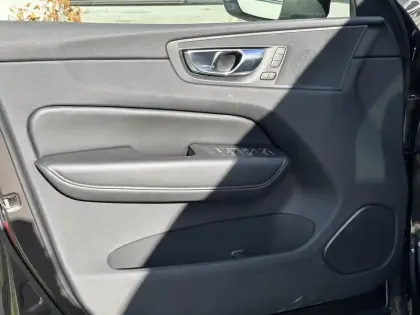 Photo 6 Volvo Xc60  T6 AWD Hybride rechargeable 253 ch+145 ch Geartronic 8