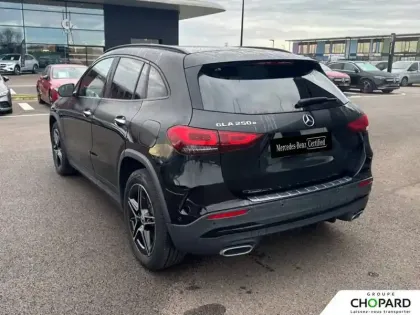 Photo 31 Mercedes GLA  250 e 8G-DCT