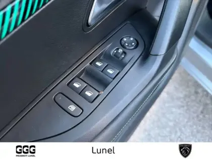 Photo 11 Peugeot 2008  PureTech 130 S&S EAT8