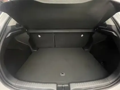 Photo 10 Toyota Yaris Hybride 116h Dynamic