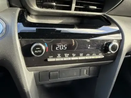 Photo 22 Toyota Yaris Hybride 1.5 HYBRID 116H DESIGN AUTO