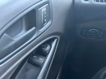 Photo 5 Ford Transit Connect Fourgonnette L1 1.5 EcoBlue 75ch Trend Business