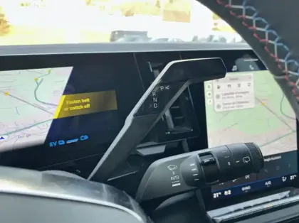 Photo 7 Renault Austral 1.2 E-Tech full hybrid 200ch esprit Alpine - 25