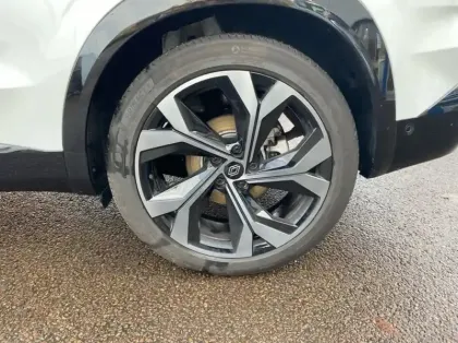 Photo 13 Renault Austral 1.2 E-Tech full hybrid 200ch esprit Alpine - 25