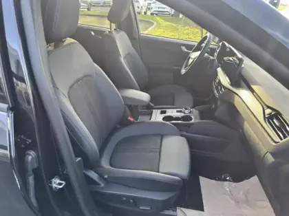 Photo 23 Ford Kuga 2.5 Duratec 180ch Hybrid FlexiFuel ST-Line X Powershift