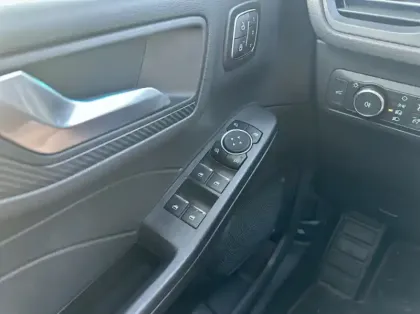 Photo 5 Ford Kuga 2.5 Duratec 180ch Hybrid FlexiFuel ST-Line X Powershift