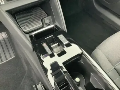 Photo 23 Citroën C4  PureTech 130 S&S EAT8 Shine