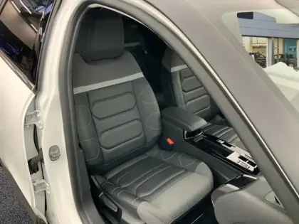 Photo 8 Citroën C4  PureTech 130 S&S EAT8 Shine