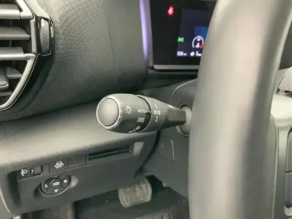 Photo 17 Citroën C4  PureTech 130 S&S EAT8 Shine