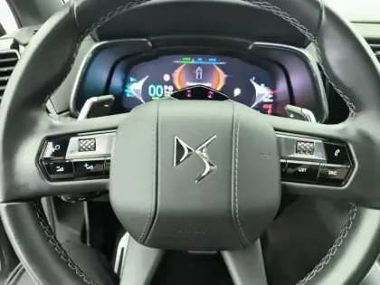 Photo 18 DS DS 7  Hybride Rechargeable E-Tense 360 EAT8 4x4 La Premiere