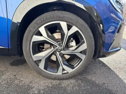 Photo 13 Renault Austral 1.2 E-Tech full hybrid 200ch Techno esprit Alpine - 24