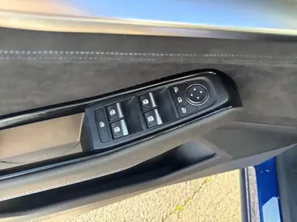 Photo 5 Renault Austral 1.2 E-Tech full hybrid 200ch Techno esprit Alpine - 24