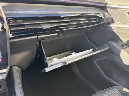 Photo 19 Renault Austral 1.2 E-Tech full hybrid 200ch Techno esprit Alpine - 24