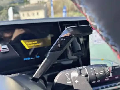 Photo 7 Renault Austral 1.2 E-Tech full hybrid 200ch Techno esprit Alpine - 24