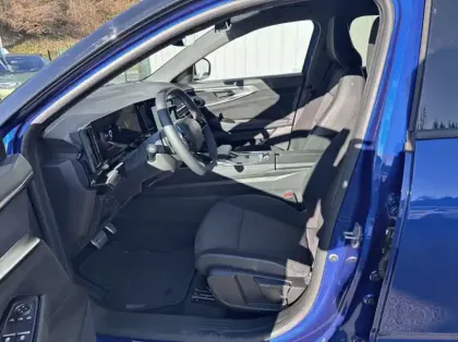 Photo 9 Renault Austral 1.2 E-Tech full hybrid 200ch Techno esprit Alpine - 24