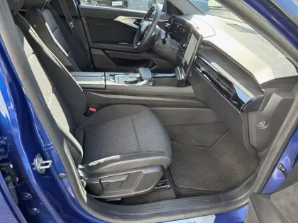 Photo 26 Renault Austral 1.2 E-Tech full hybrid 200ch Techno esprit Alpine - 24