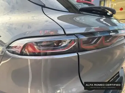 Photo 7 Alfa Romeo Tonale  1.5 Hybrid 130ch Edizione Speciale TCT