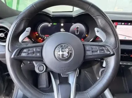 Photo 26 Alfa Romeo Tonale  1.5 Hybrid 130ch Edizione Speciale TCT