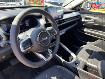 Photo 14 Jeep Avenger  1.2 Turbo T3 110ch MHEV Altitude BVR6 eHybrid