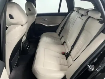 Photo 16 BMW Serie 3 Série 3 Touring 330eA xDrive 292ch M Sport