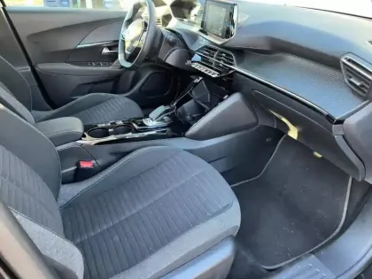 Photo 10 Peugeot 2008  e- 136ch Style