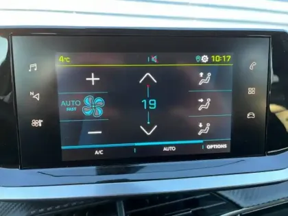 Photo 14 Peugeot 2008  e- 136ch Style