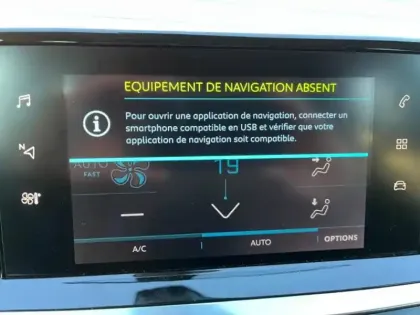 Photo 13 Peugeot 2008  e- 136ch Style