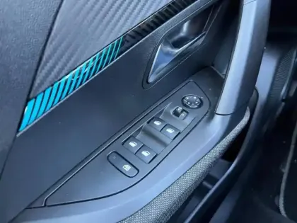 Photo 13 Peugeot 2008  e- 136ch Style