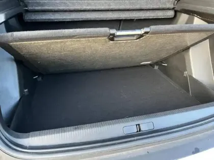 Photo 6 Peugeot 2008  e- 136ch Style