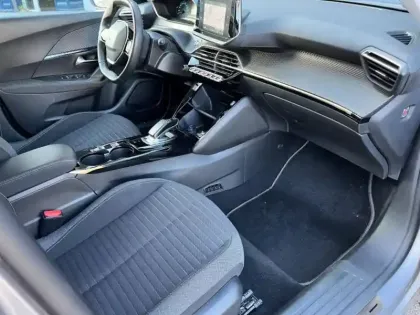 Photo 9 Peugeot 2008  e- 136ch Style