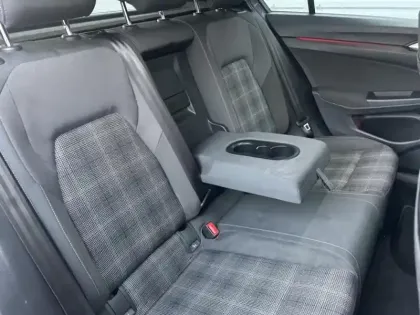 Photo 8 Volkswagen Golf  2.0 TDI SCR 200ch GTD DSG7