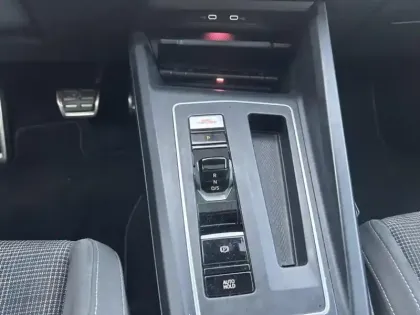 Photo 14 Volkswagen Golf  2.0 TDI SCR 200ch GTD DSG7