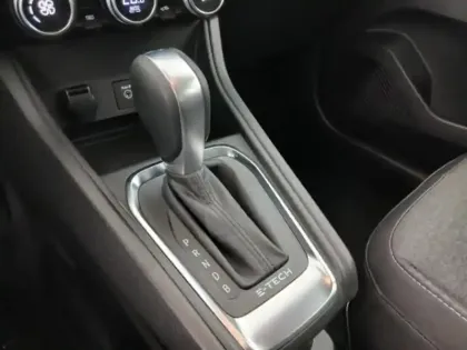 Photo 10 Renault Captur  1.6 E-Tech hybride 145ch Zen -21