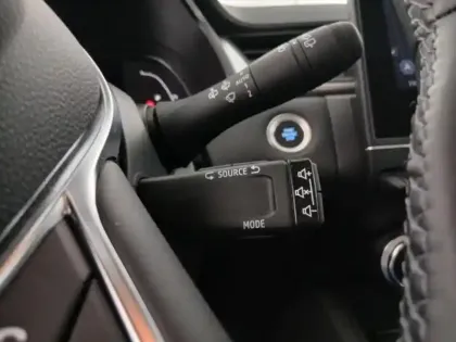 Photo 11 Renault Captur  1.6 E-Tech hybride 145ch Zen -21