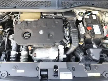 Photo 11 Peugeot 208  1.5 BlueHDi 100ch S&S GT