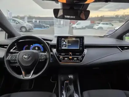 Photo 8 Toyota Corolla  122h Dynamic